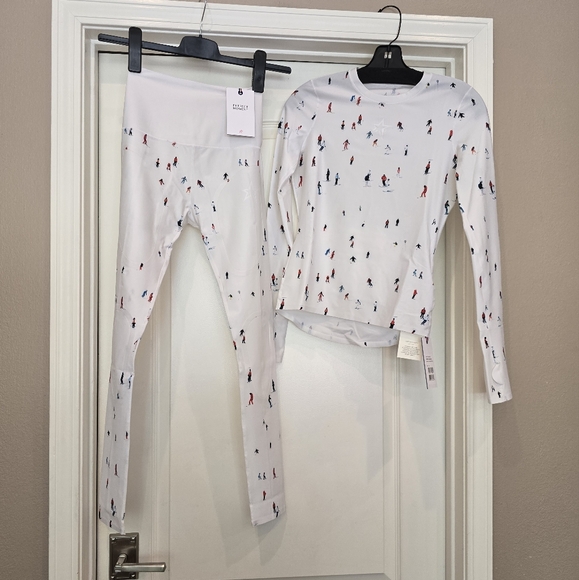 Perfect Moment Dede Ski Active Tee Perfect Moment Base Layer Top Skiiers White - Picture 8 of 15